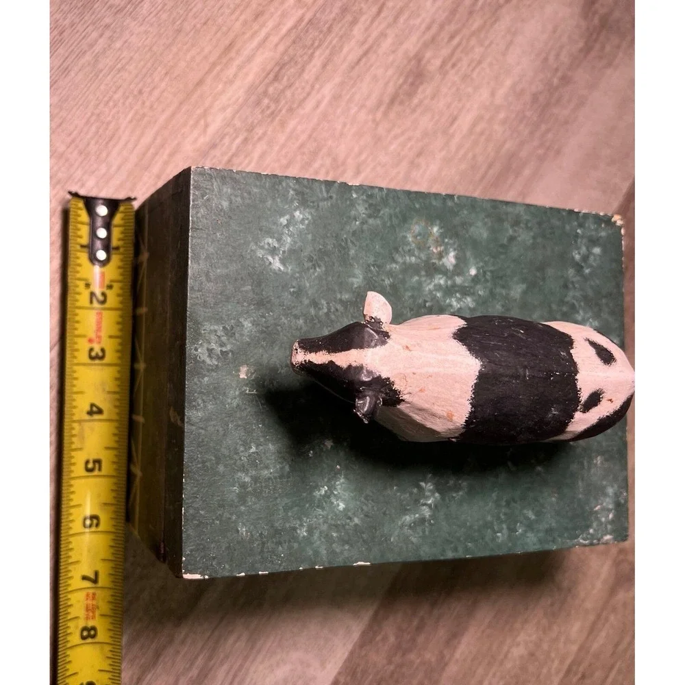 Wooden‎ cow box